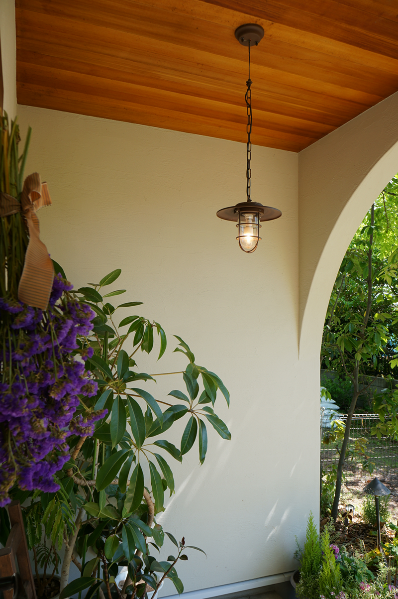 植物に囲まれた 癒しの家